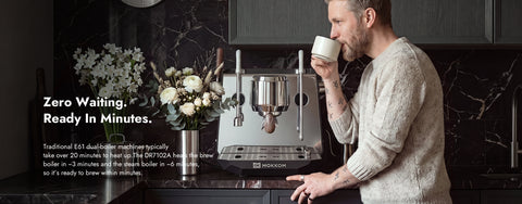 Zero Waiting.
Ready In Minutes.
Traditional E61 dual-boiler machines typicallytake over 20 minutes to heat up.The DR7102A heas the brewboiler in ~3 minutes and the steam boiler in ~6 minutes,so it's ready to brew within minutes